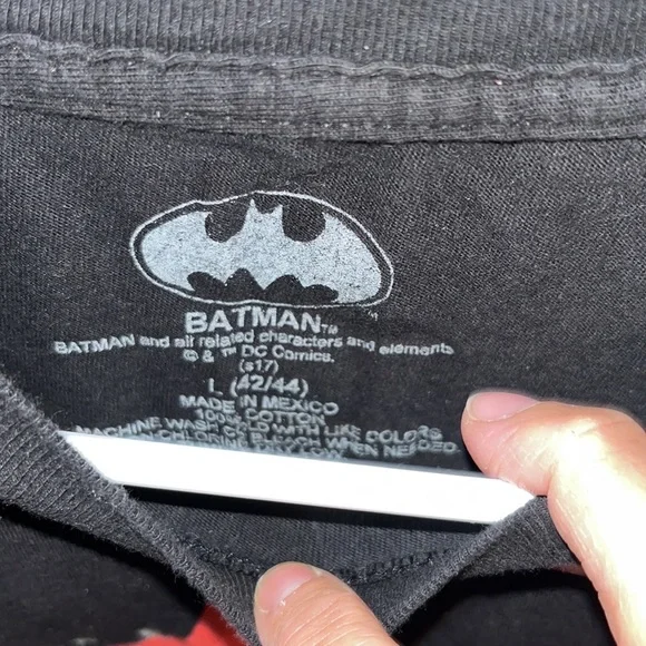 23 MENS BATMAN LG TEE - Picture 2 of 2